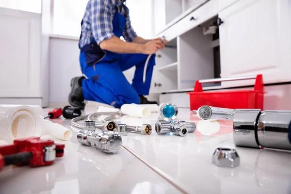 When Small Plumbing Tasks Become Jobs for a Professional